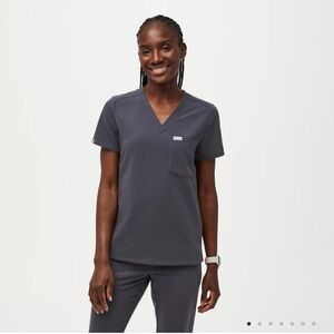 Figs EUC charcoal Catarina scrub top , petite XL